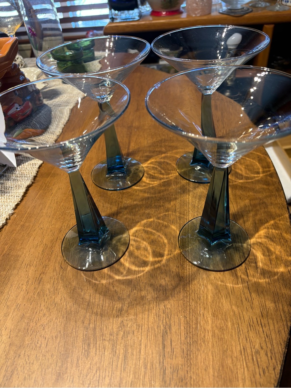 Bombay Sapphire Gin MARINER martini/cocktail glasses. Set of 4. Like new